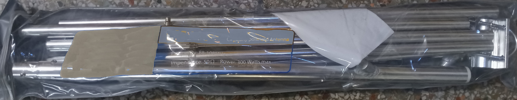 A common $200 Chinese FM antenna before
assy A common FM antenna from China